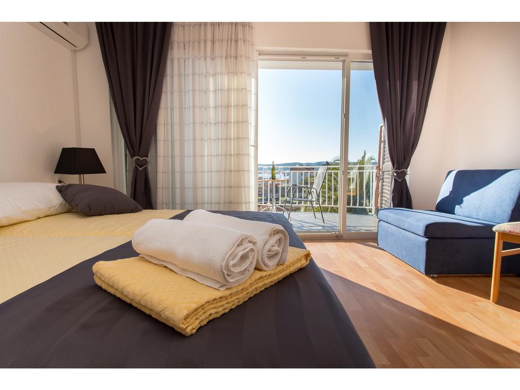 Lanterna Rooms Turanj Eksteriør bilde