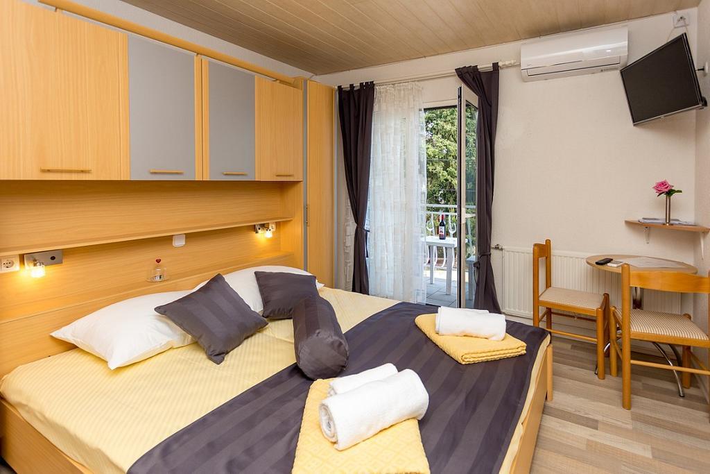 Lanterna Rooms Turanj Eksteriør bilde
