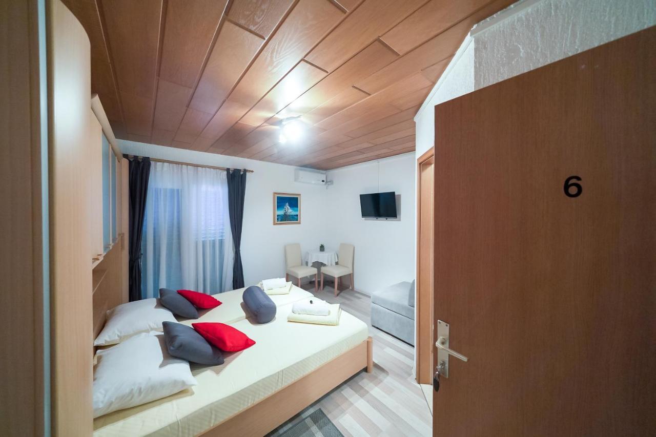 Lanterna Rooms Turanj Eksteriør bilde