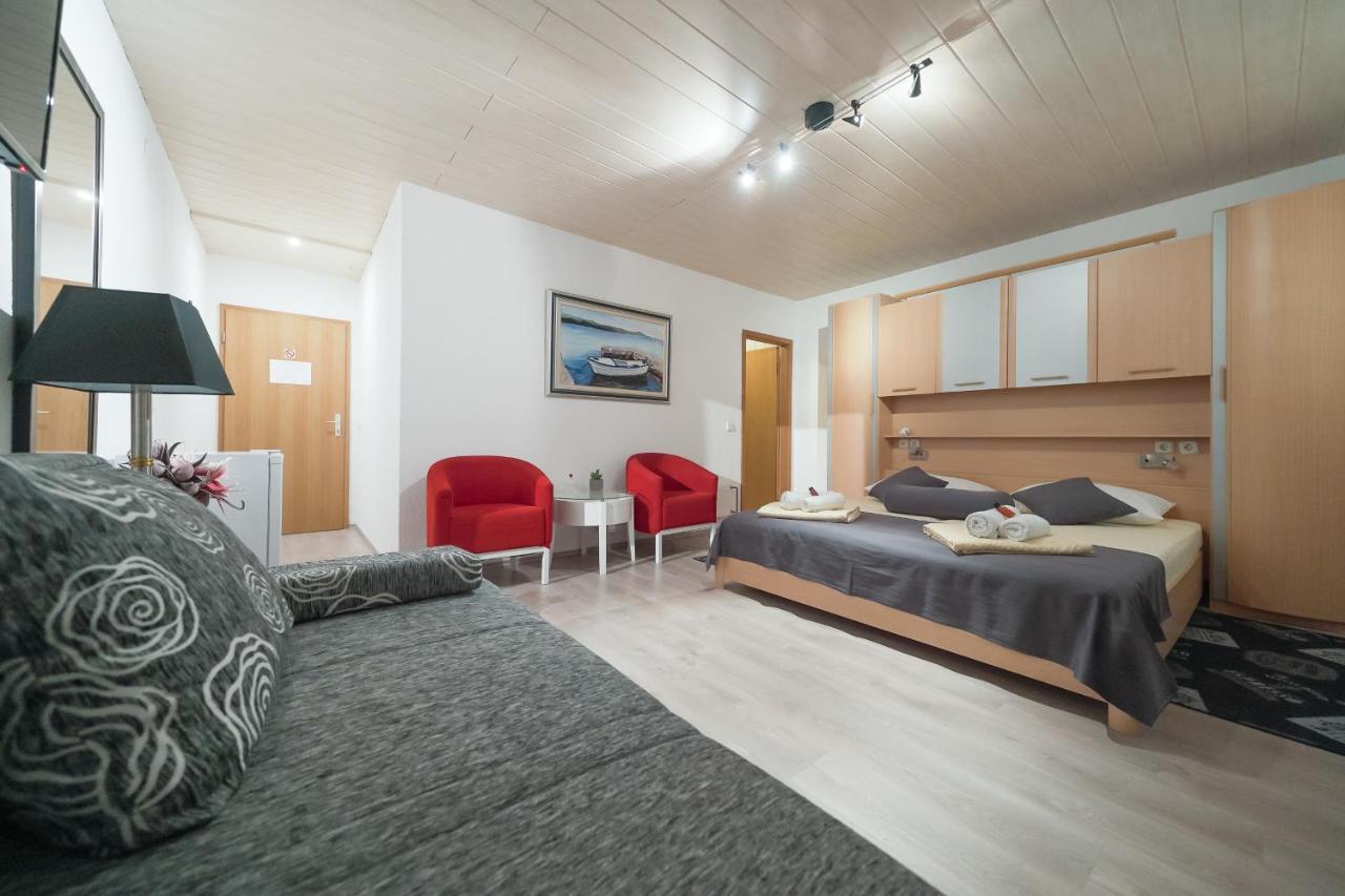 Lanterna Rooms Turanj Eksteriør bilde