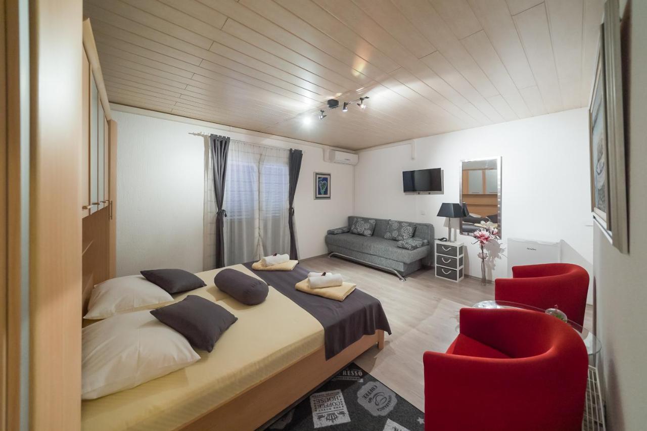 Lanterna Rooms Turanj Eksteriør bilde