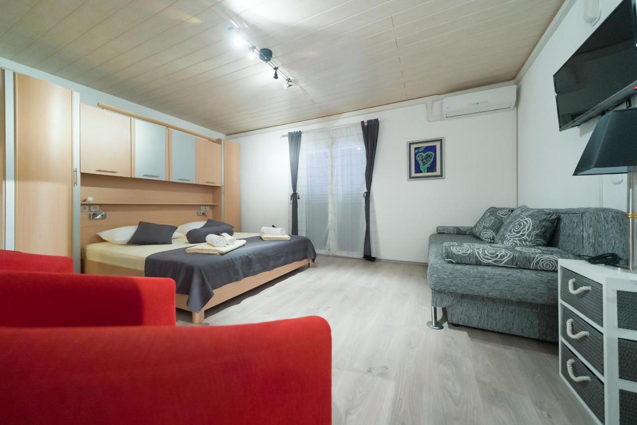 Lanterna Rooms Turanj Eksteriør bilde