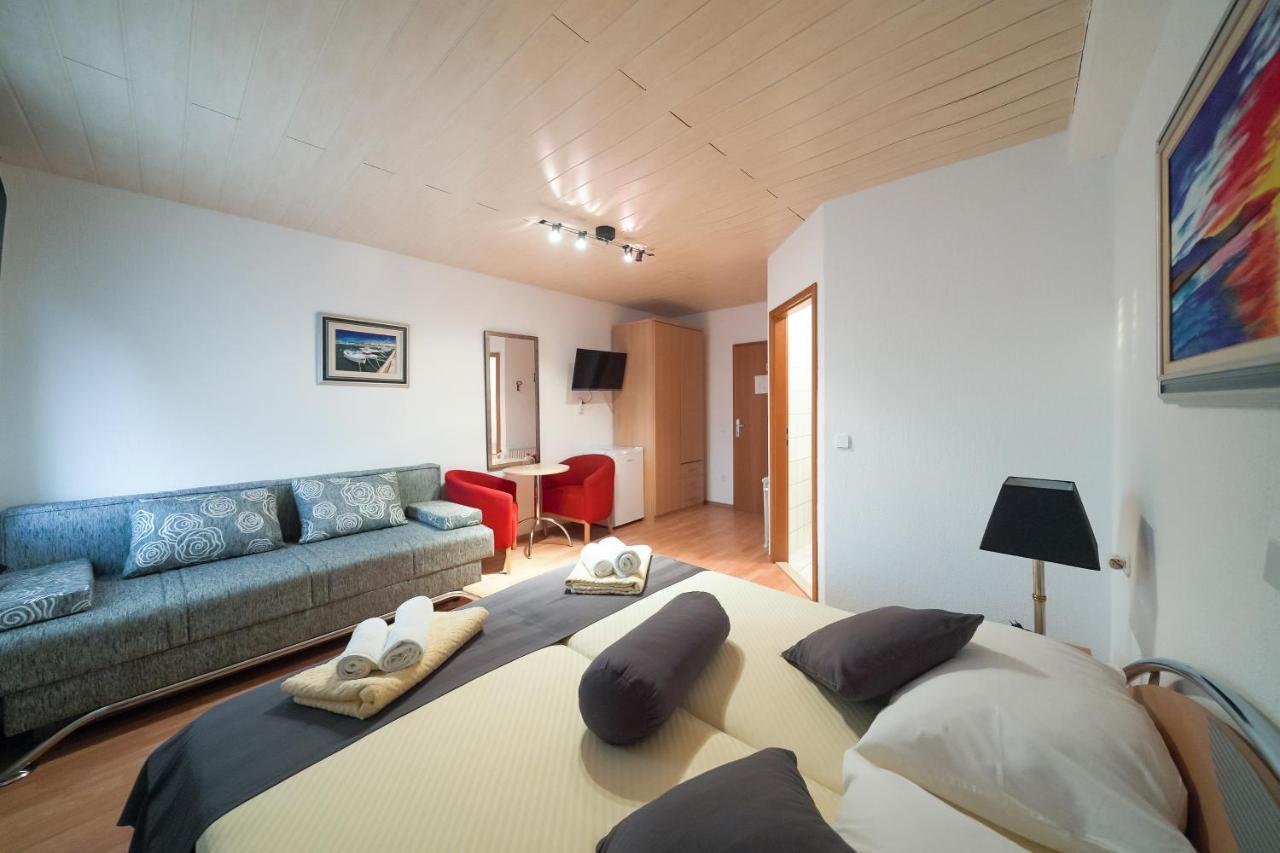 Lanterna Rooms Turanj Eksteriør bilde