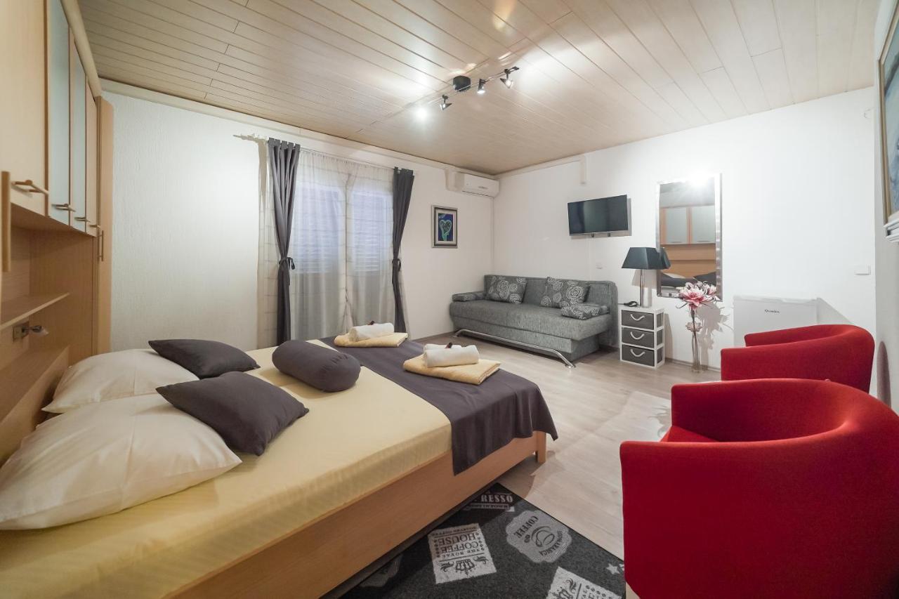 Lanterna Rooms Turanj Eksteriør bilde