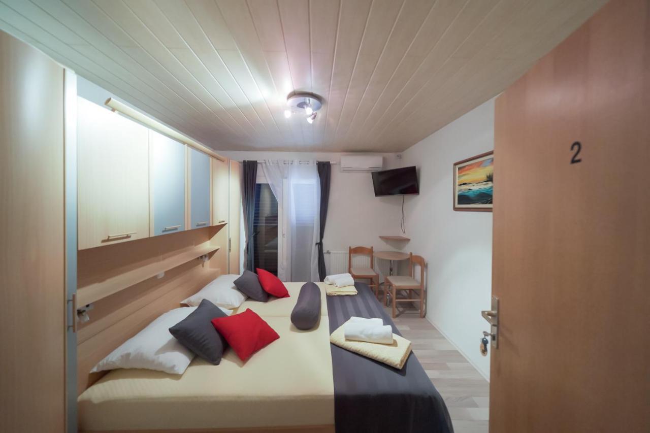 Lanterna Rooms Turanj Eksteriør bilde